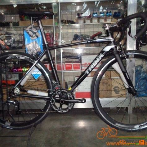 Trinx Drive 1.0 Road Bike Shimano Claris Gears LIGHT WEIGHT.